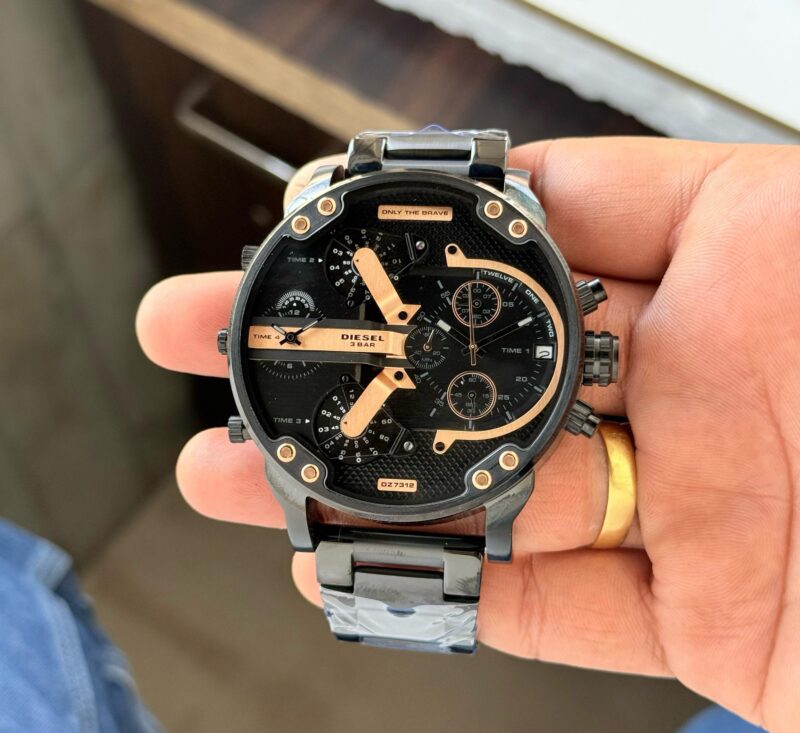 dbff3a62 d2be 4219 8c6a af789768edfc scaled https://spacetimewatch.com/shop/diesel-big-daddy-black-rose-gold/