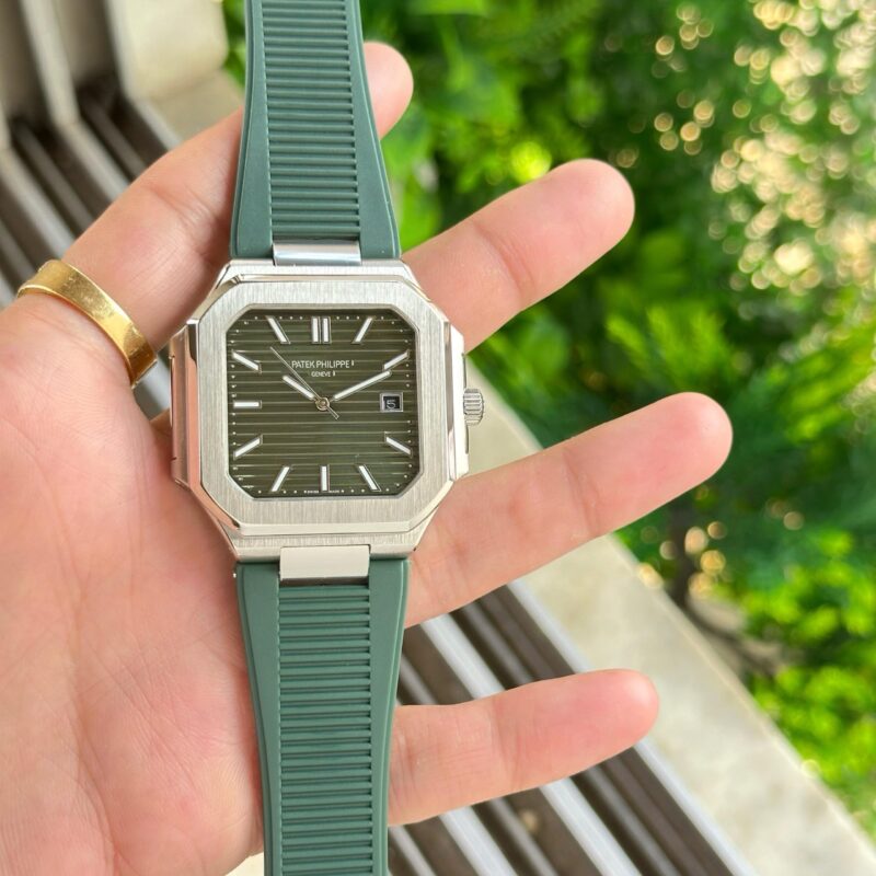 0a25f21a be32 42bc 9d53 c4d15b24f164 scaled https://spacetimewatch.com/shop/patek-philippe-cubitus-green/
