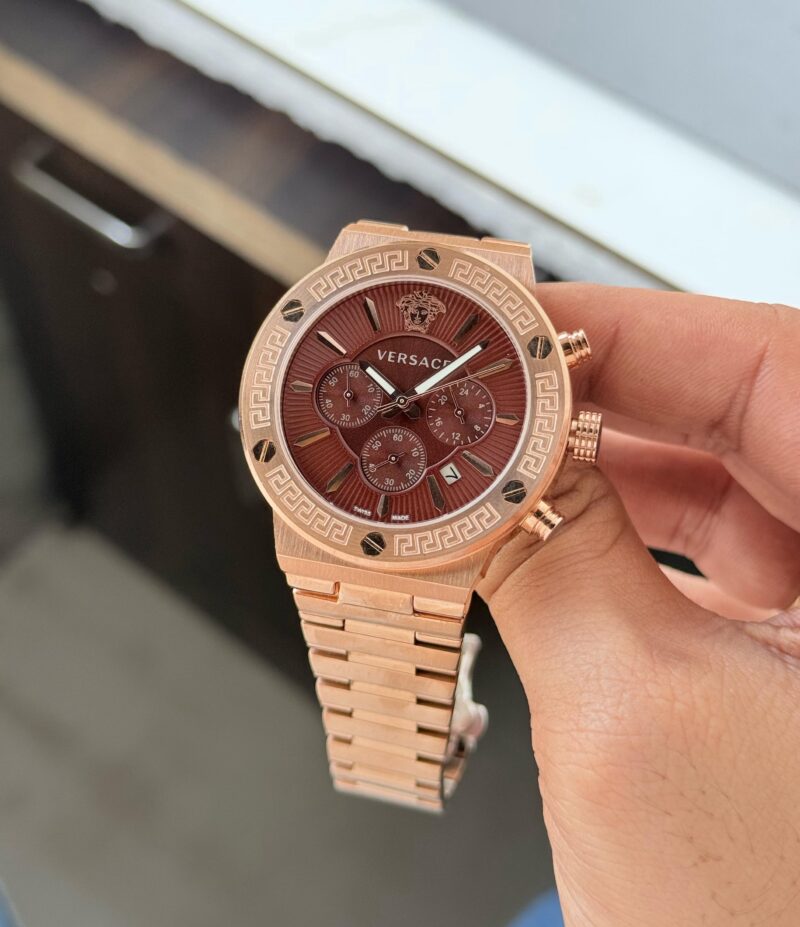 2a5cbfdc 028c 4e5a be66 317ee14c2a4f scaled https://spacetimewatch.com/shop/versace-greca-rose-gold/