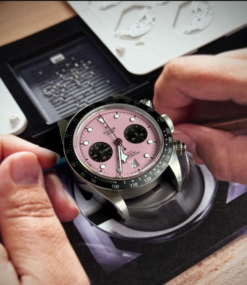 1000018138 https://spacetimewatch.com/shop/tudor-black-bay-chrono-premium-3/