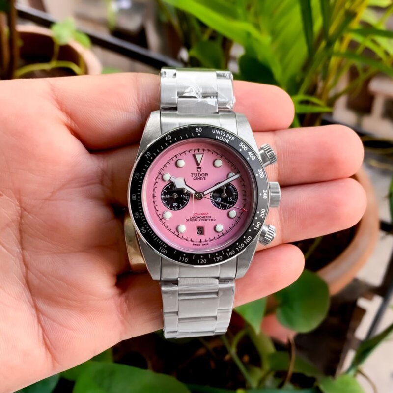 1000018139 https://spacetimewatch.com/shop/tudor-black-bay-chrono-premium-3/