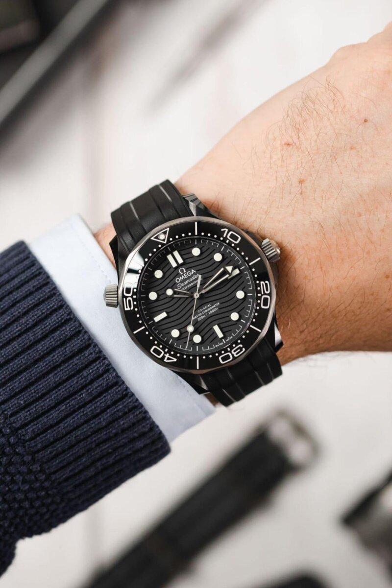 1000018682 https://spacetimewatch.com/shop/omega-seamaster-diver-automatic/