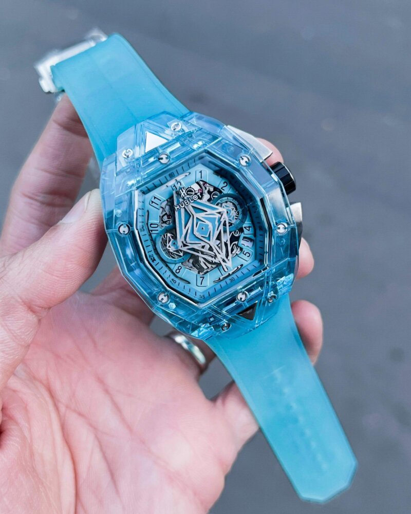 1000018686 https://spacetimewatch.com/shop/hublot-sang-bleu-iii-sapphire-2/