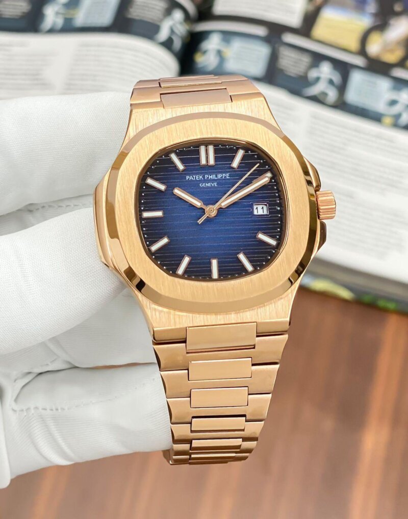 1000018873 https://spacetimewatch.com/shop/patek-philippe-nautilus-7aaa-original/
