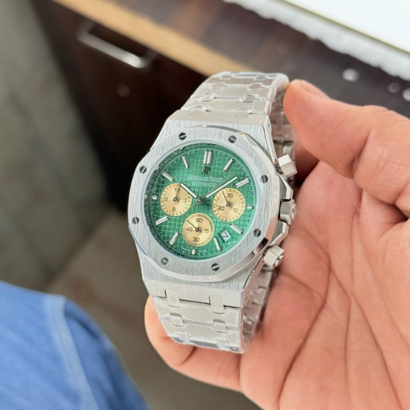 1000019273 https://spacetimewatch.com/shahrukh-khan-watch-collection/