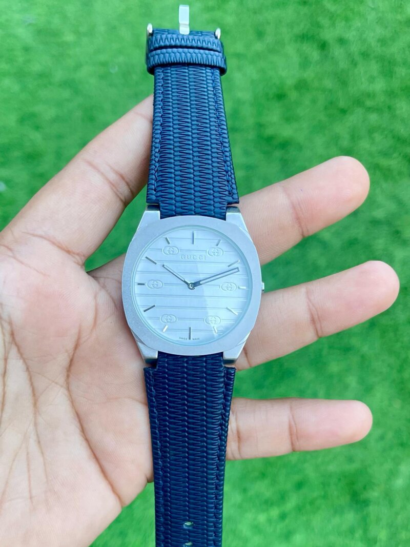 1000019307 https://spacetimewatch.com/shop/gucci-lether-pin-buckle-original/