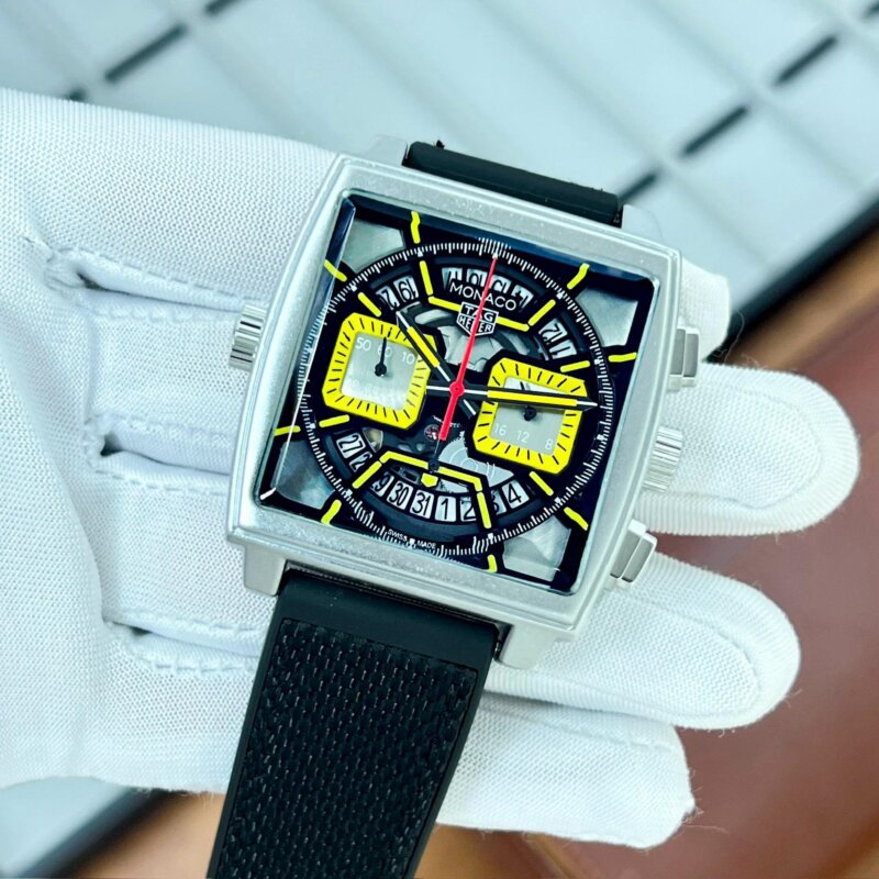 1000019736 https://spacetimewatch.com/shop/tag-heuer-monaco-chronograph-original/