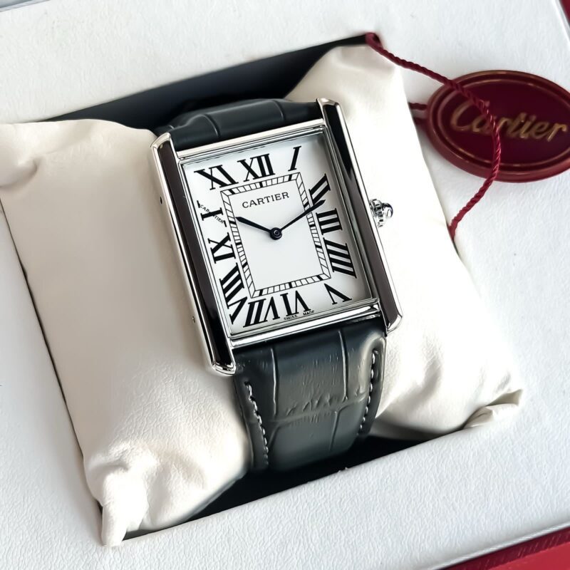 1000021138 https://spacetimewatch.com/shop/cartier-tank-louis-7aa/