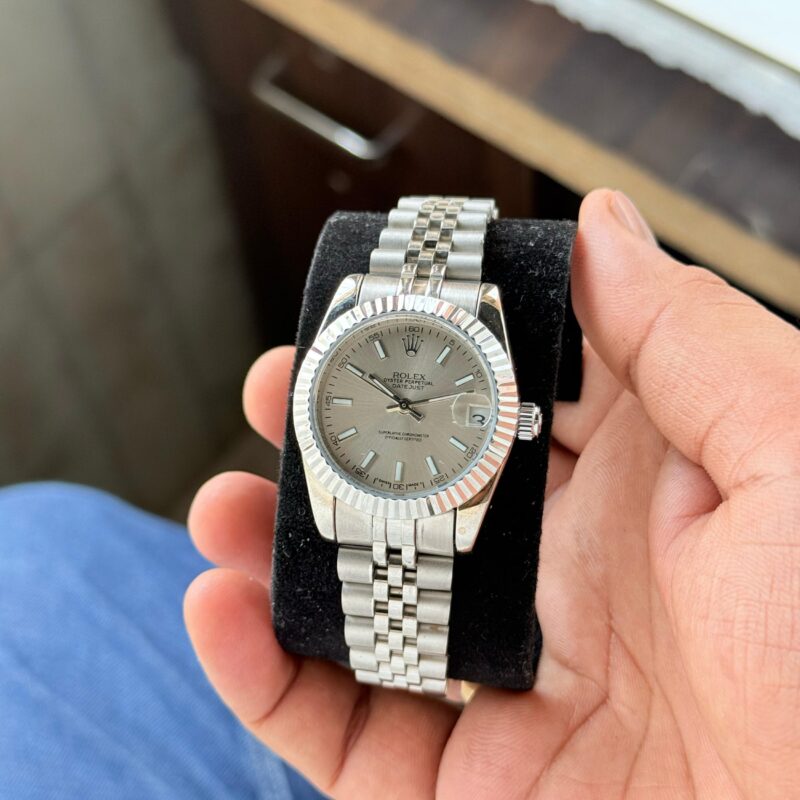 Rolex Oyster Perpetual Lady Datejust 31mm First Copy Watch with Oyster Silver Dial.
